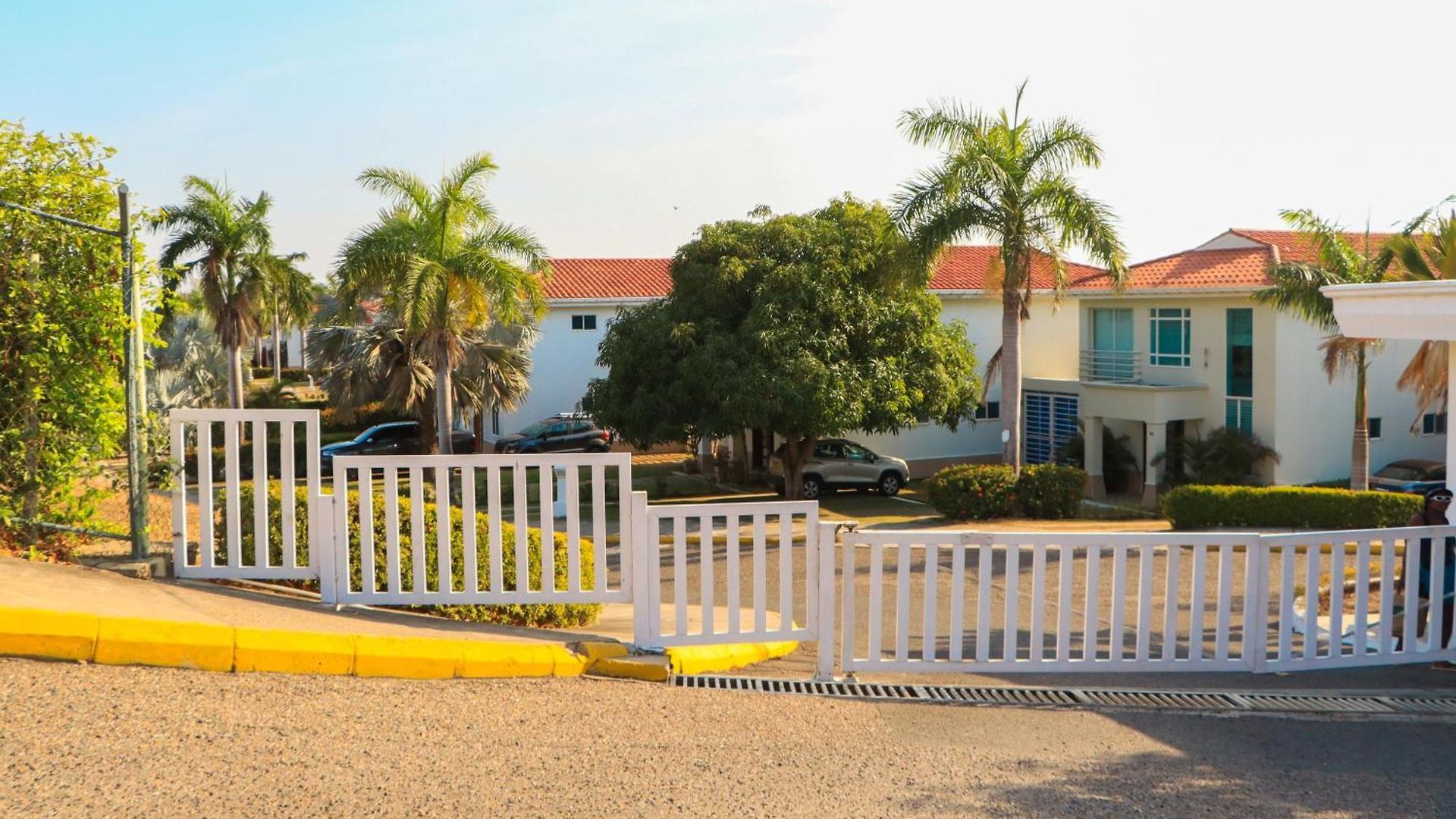 Casa Arcoiris: Espectacular Casa En Con Acceso Directo A La Playa * Cartagena