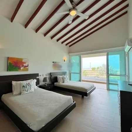 Casa Arcoíris: Espectacular Casa En Con Acceso Directo A La Playa Cartagena