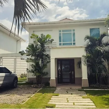 Casa Arcoíris: Espectacular Casa En Con Acceso Directo A La Playa