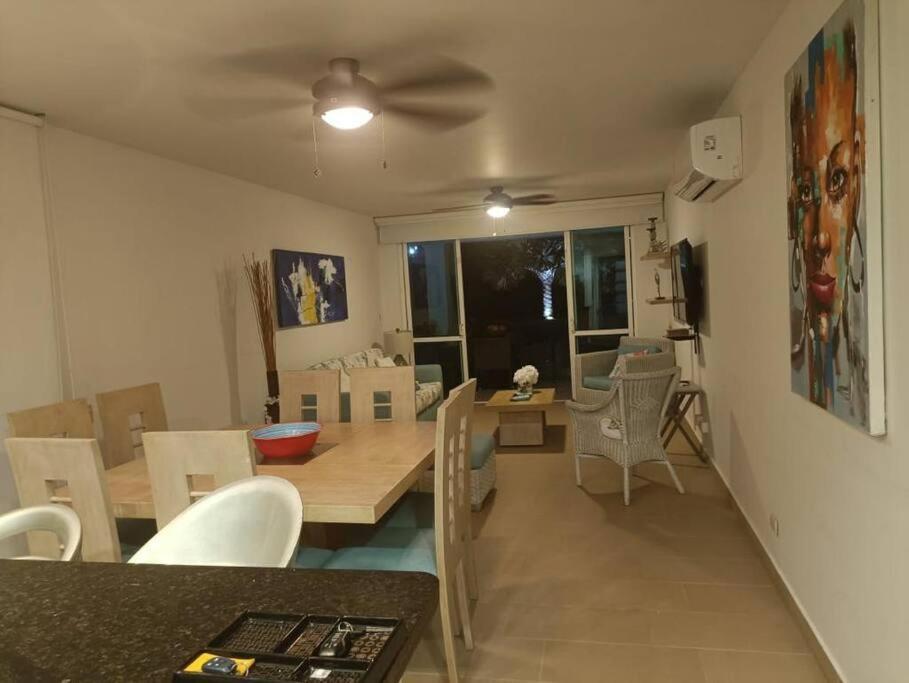Casa Arcoíris: Espectacular Casa En Con Acceso Directo A La Playa Villa Cartagena