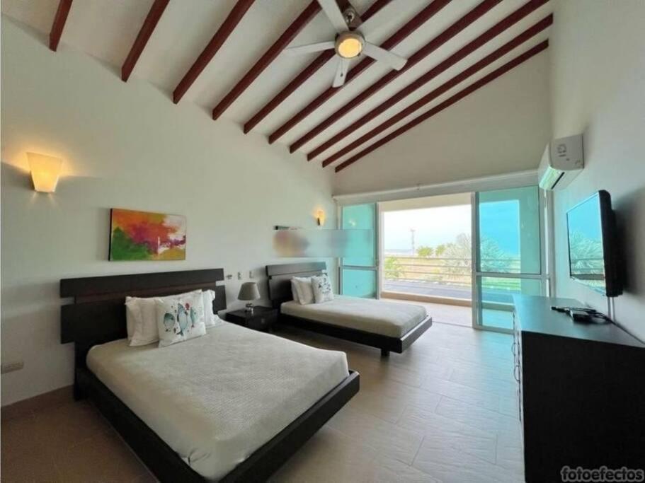 Casa Arcoíris: Espectacular Casa En Con Acceso Directo A La Playa Cartagena