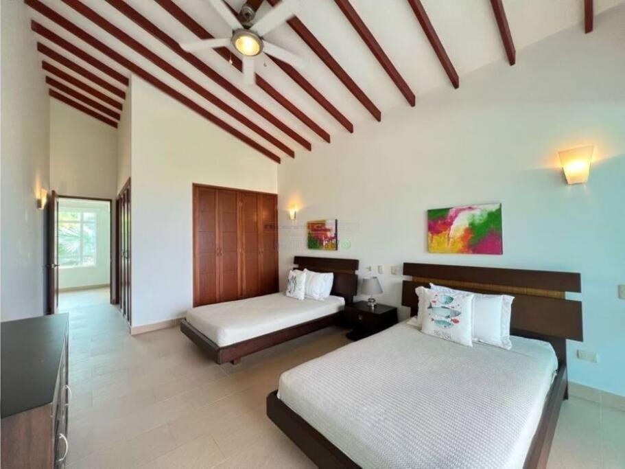 Casa Arcoíris: Espectacular Casa En Con Acceso Directo A La Playa Villa Cartagena