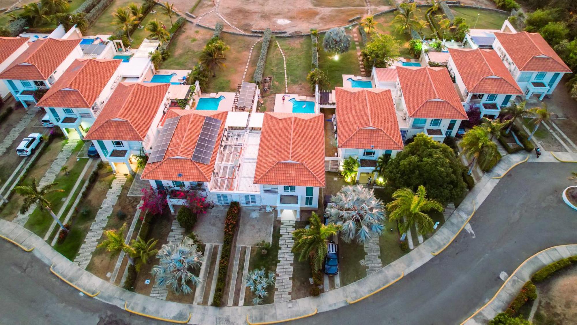 Casa Arcoíris: Espectacular Casa En Con Acceso Directo A La Playa *
