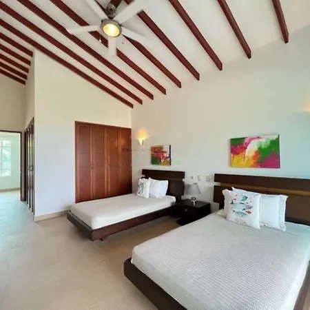 Casa Arcoíris: Espectacular Casa En Con Acceso Directo A La Playa Villa Cartagena